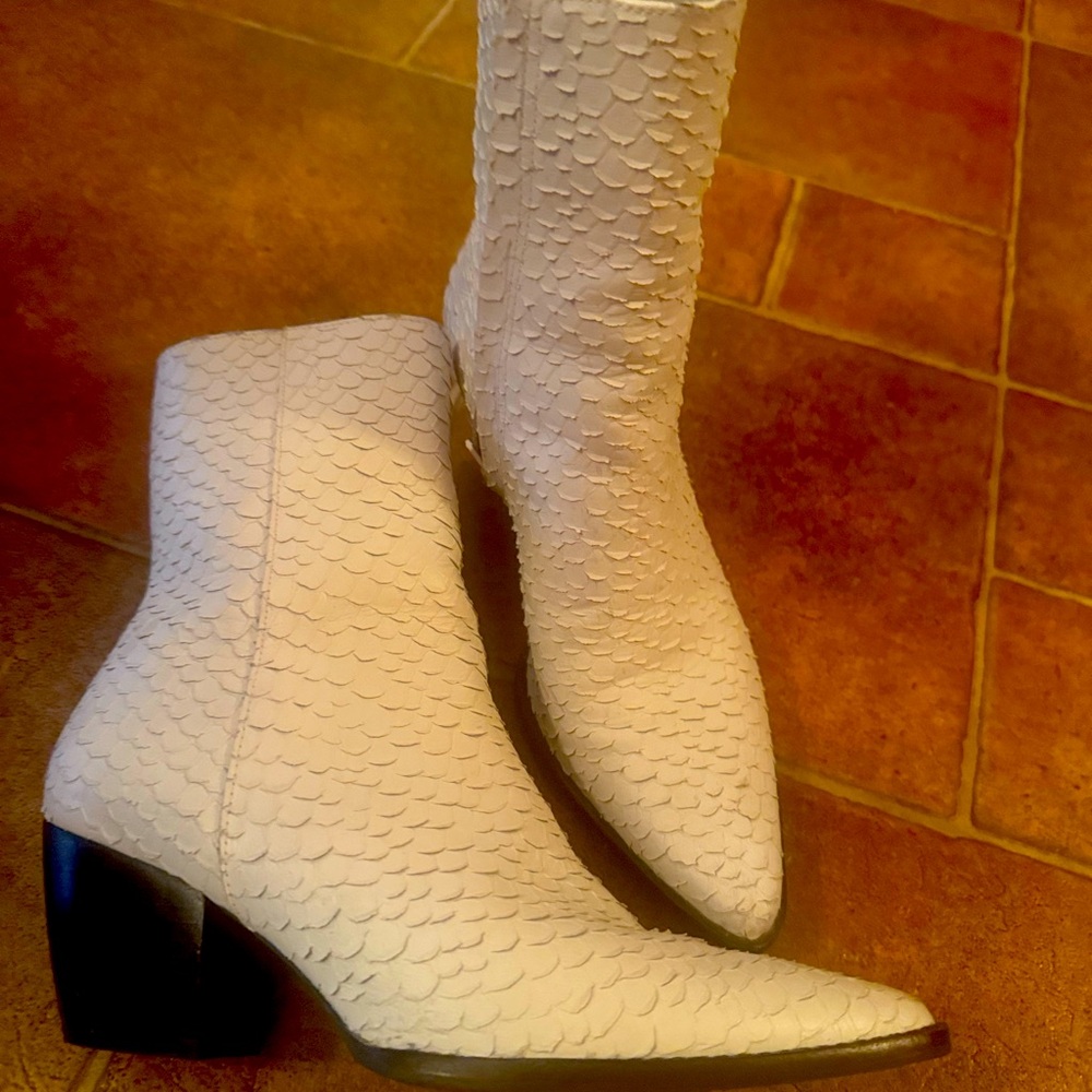 MATISSE Caty boots 6.5 White cowboy cowgirl boots booties